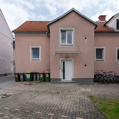 Farawayhomes #6 Apartman